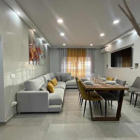 Markethome Bouganvilla 아데제 외부 사진