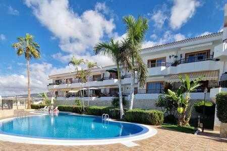 Markethome Bouganvilla 아데제 외부 사진