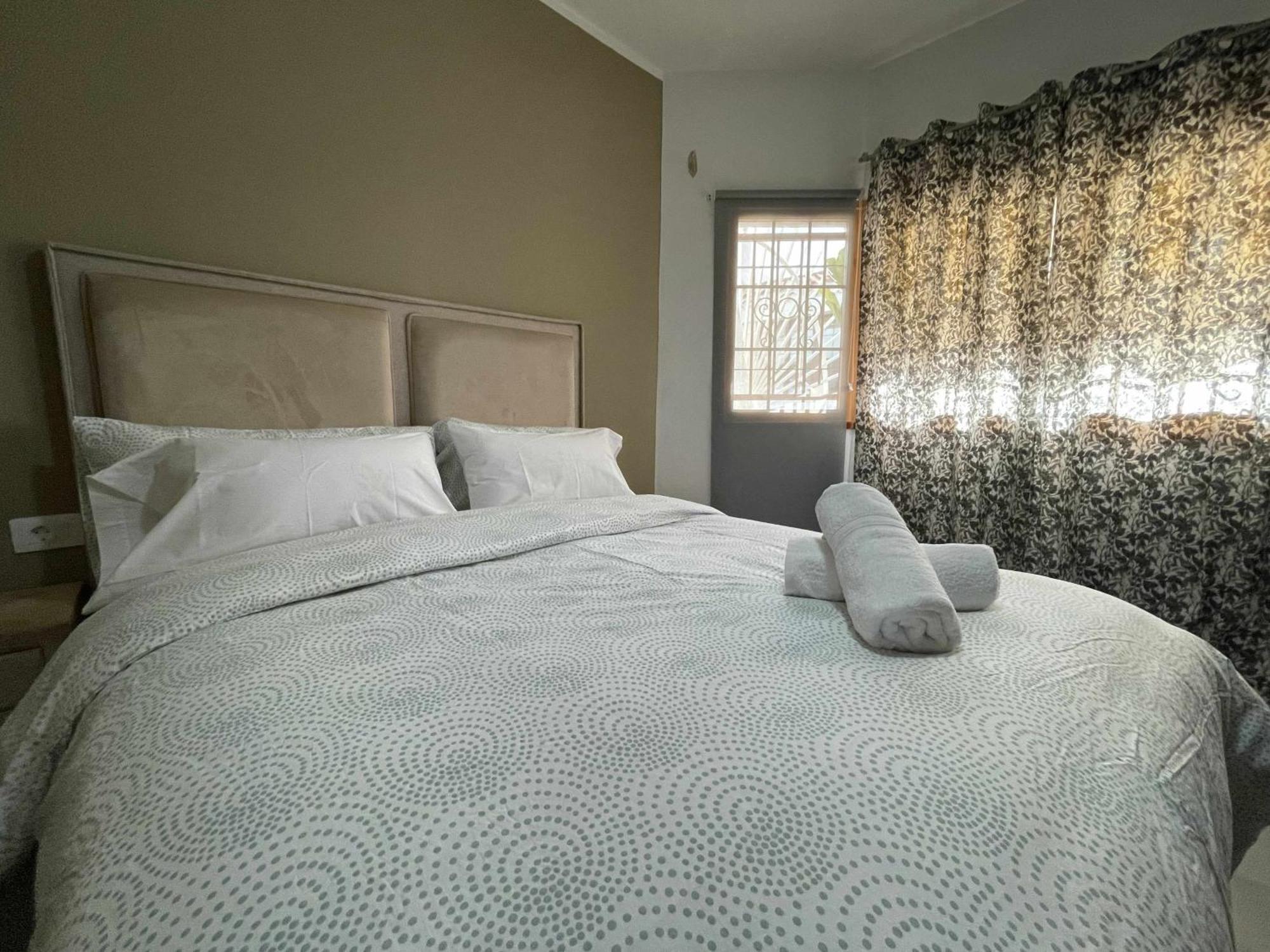 Markethome Bouganvilla 아데제 외부 사진