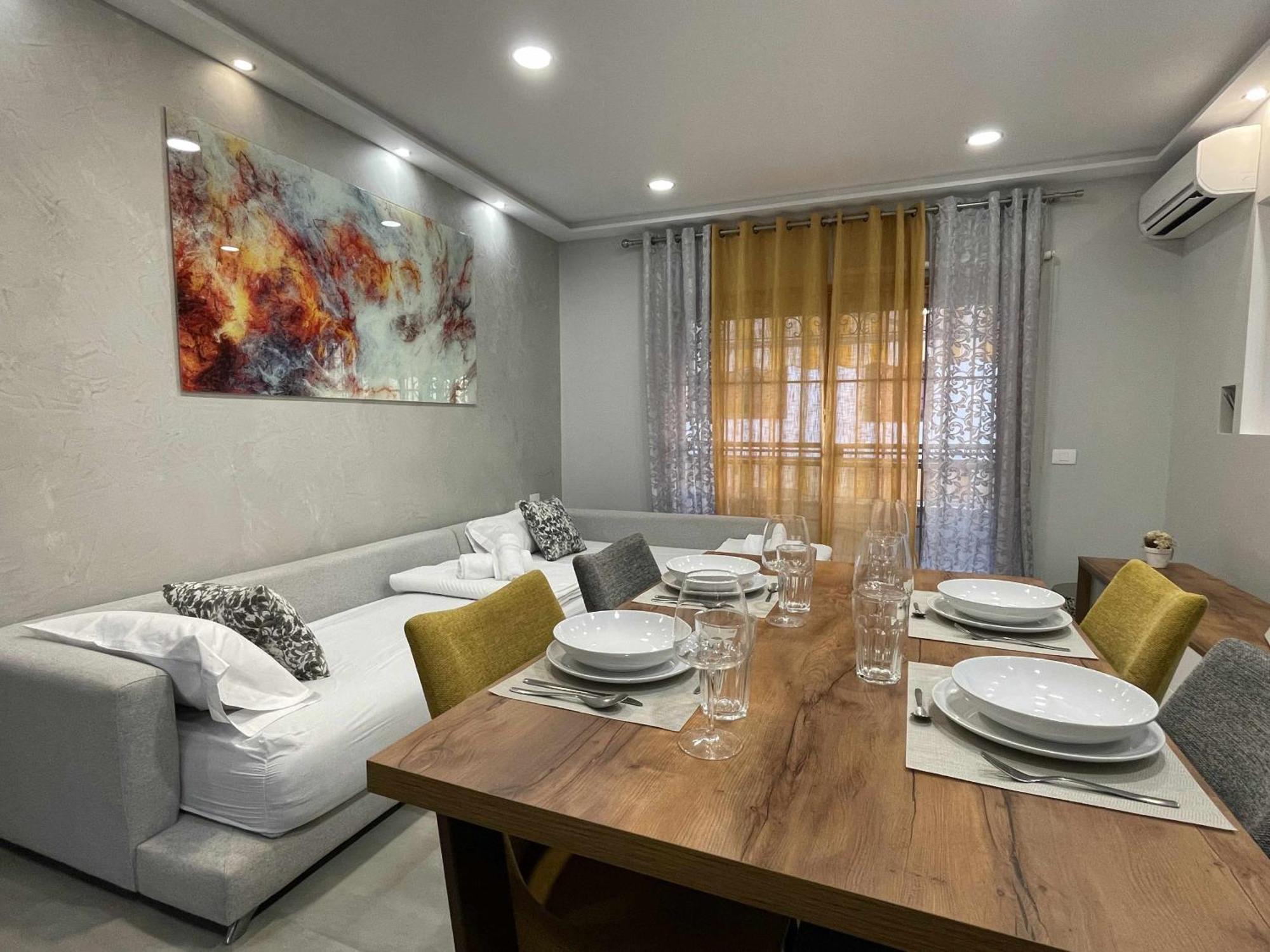 Markethome Bouganvilla 아데제 외부 사진